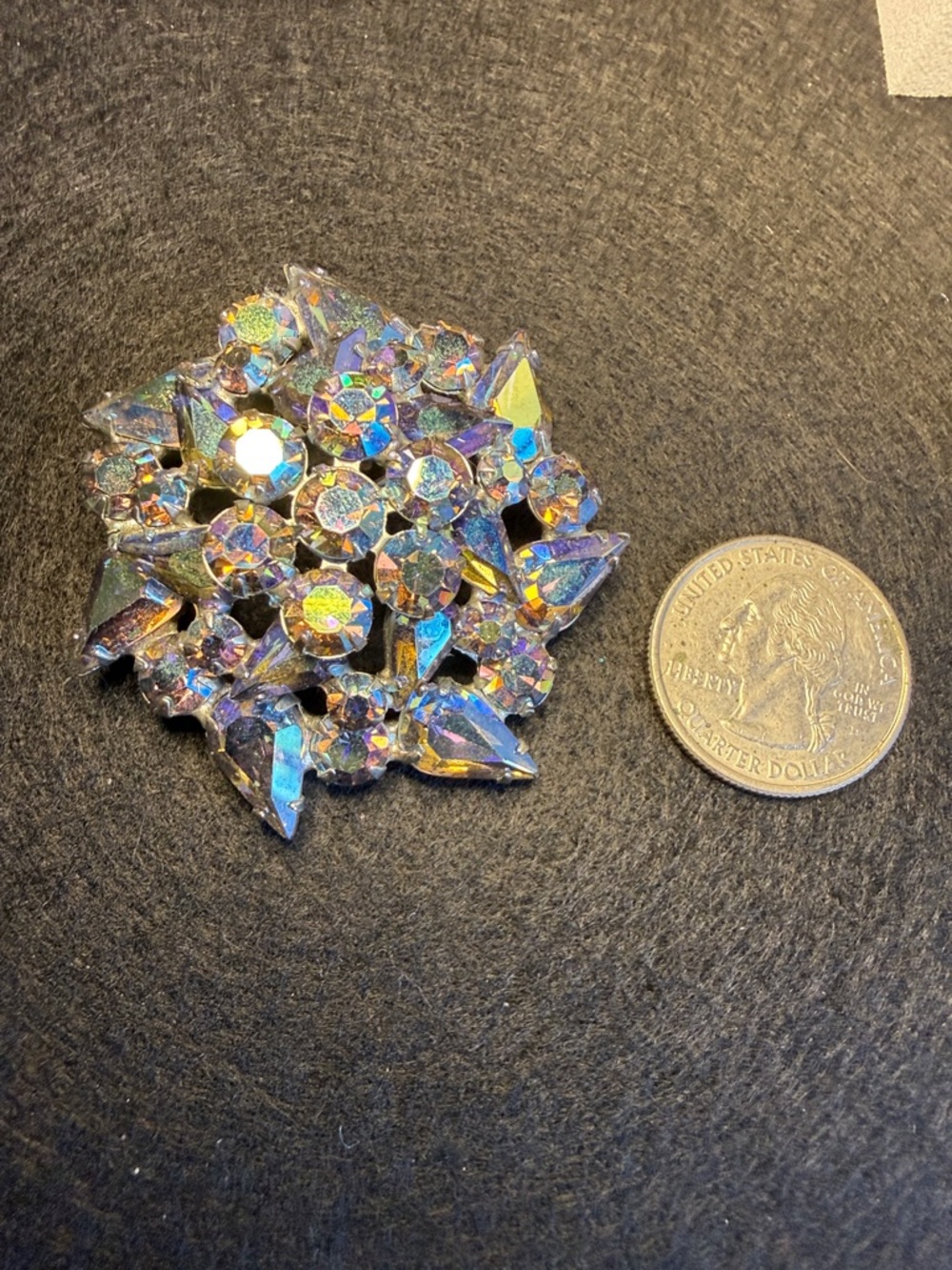 Signed Weiss AB Rhinestone Brooch High Dome Layered Cluster Starburst 1950s - Picture 3 of 8